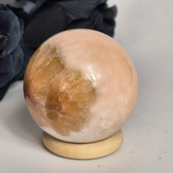 Stilbite / scolecite sphere 3