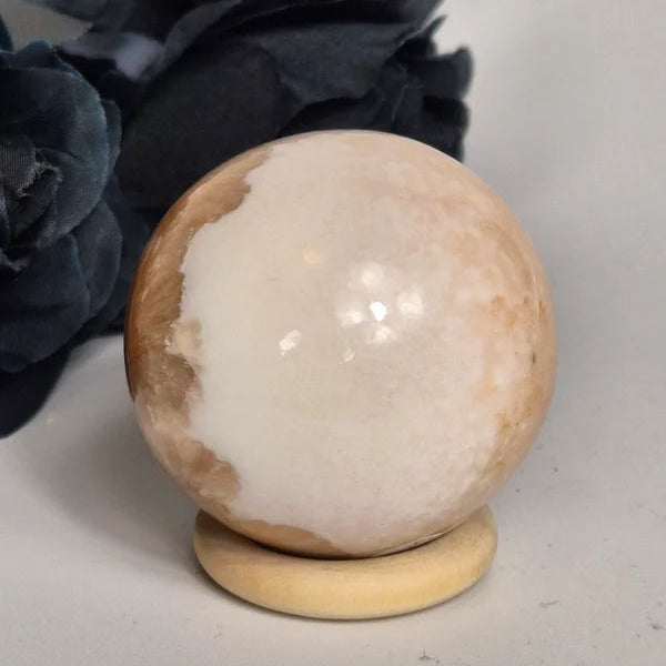 Stilbite / scolecite sphere 3