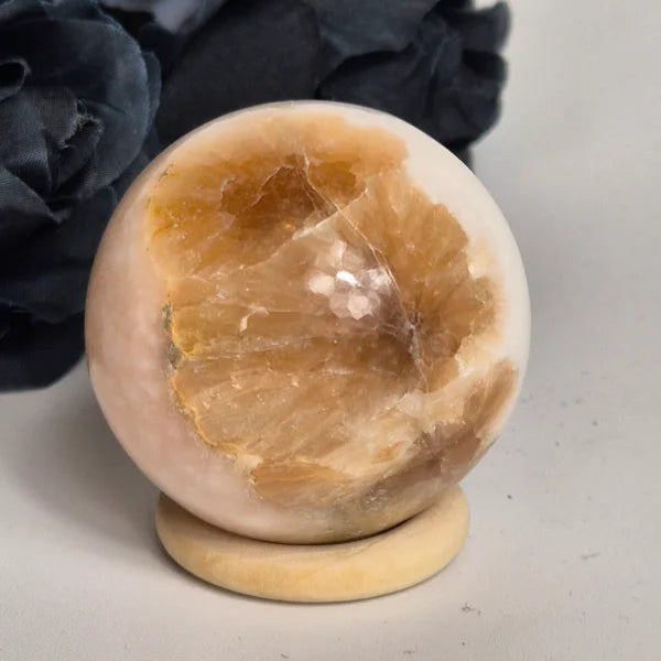 Stilbite / scolecite sphere 3