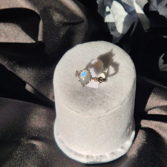 Moonstone ring "Fems" silver 1