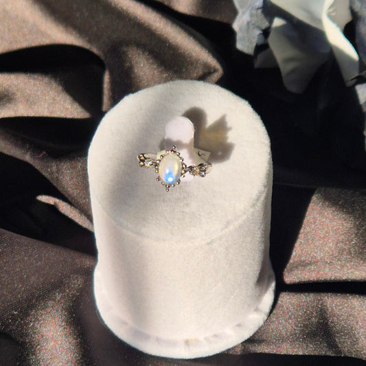Moonstone ring "Fems" silver 3