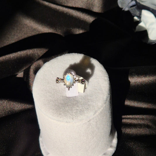 Moonstone ring "Fems"silver 6