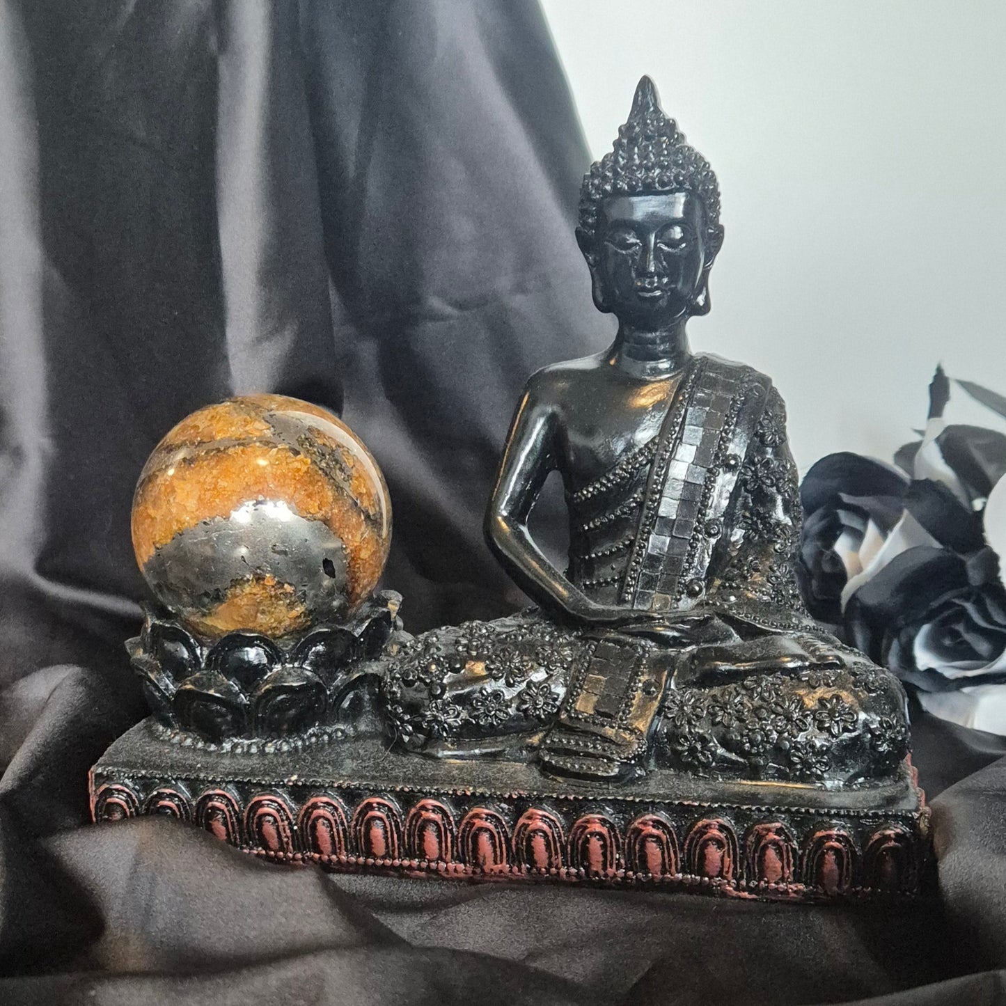 Sphere holder buddha black