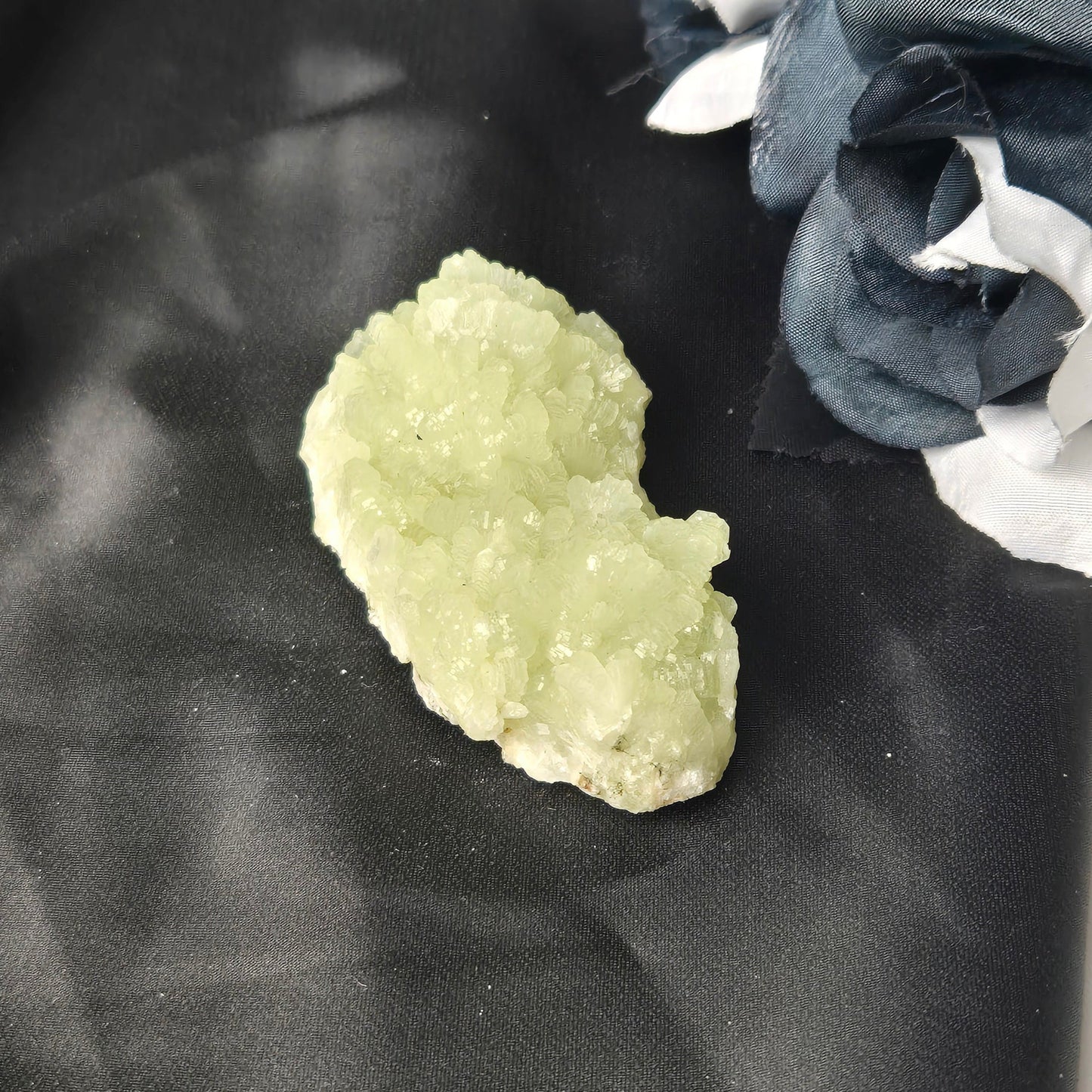 Prehnite flower 16