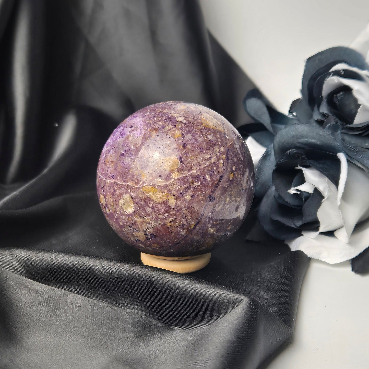 Tiffany stone sphere 4