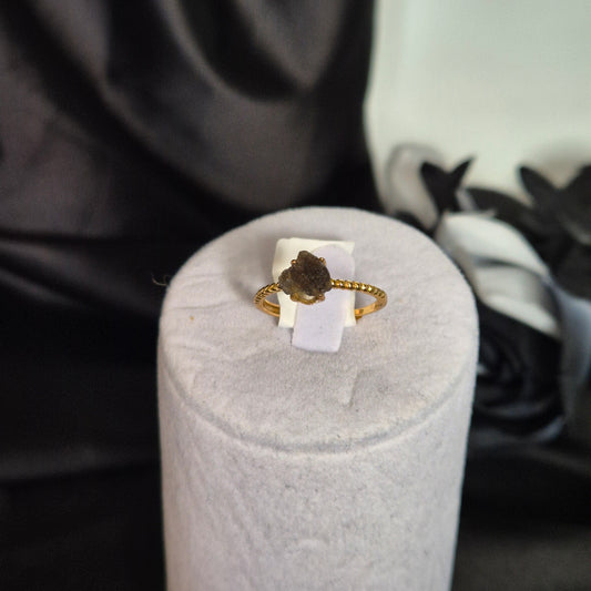Moldavite ring gold 1