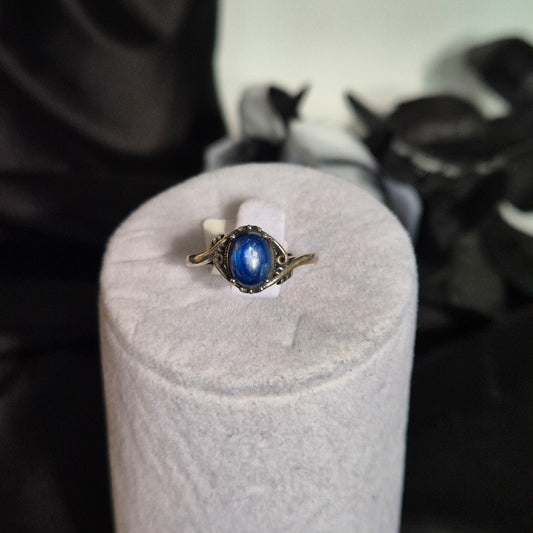 Kyanite ring