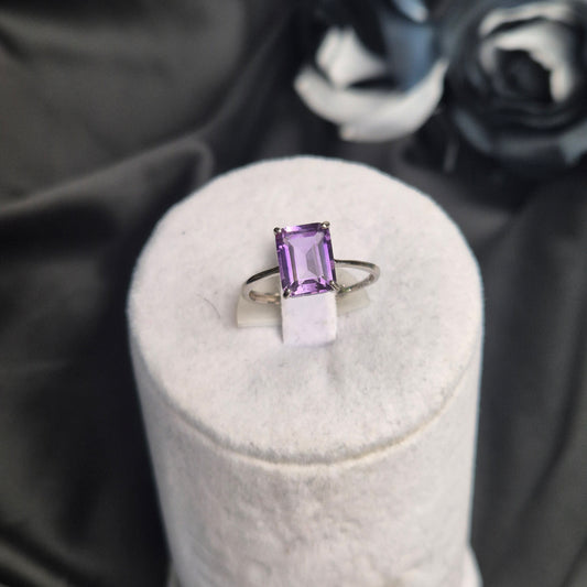 Amethist ring rectangle