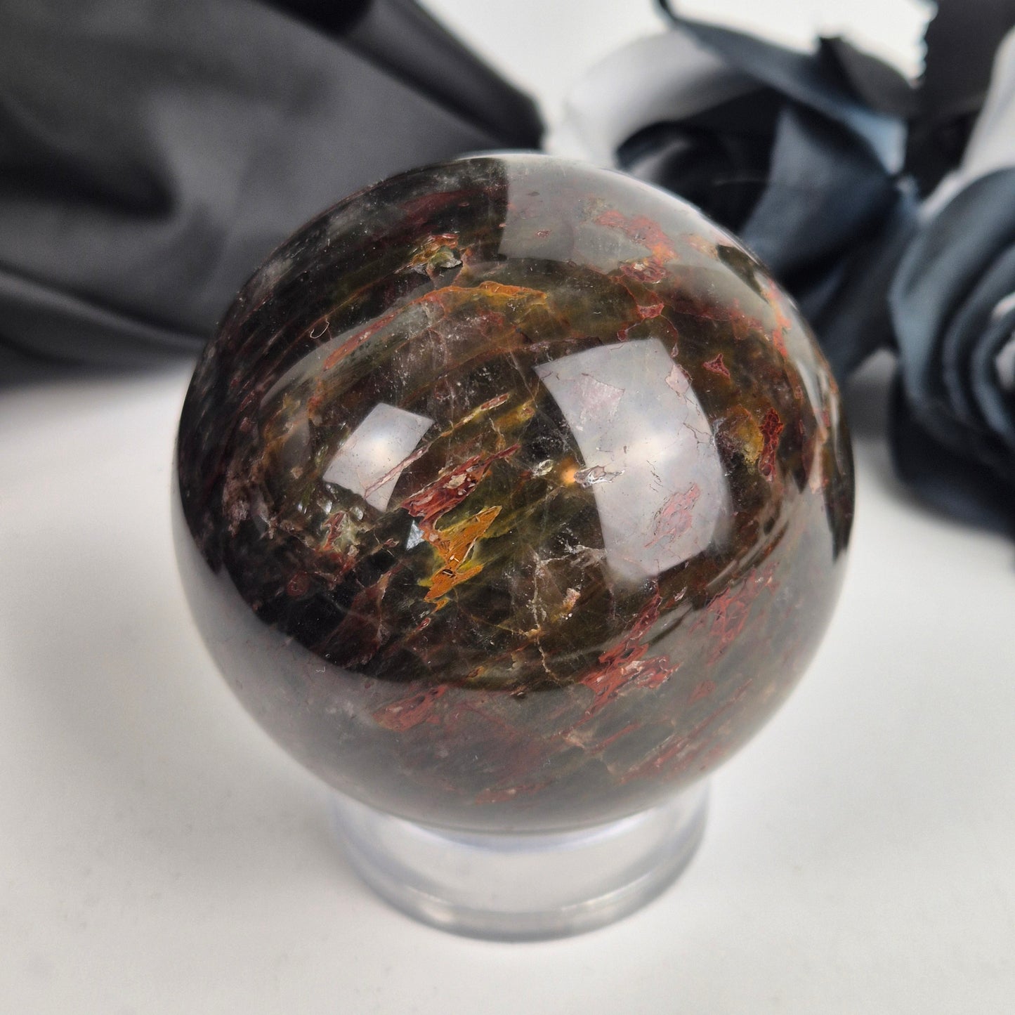 Dark lodolite sphere