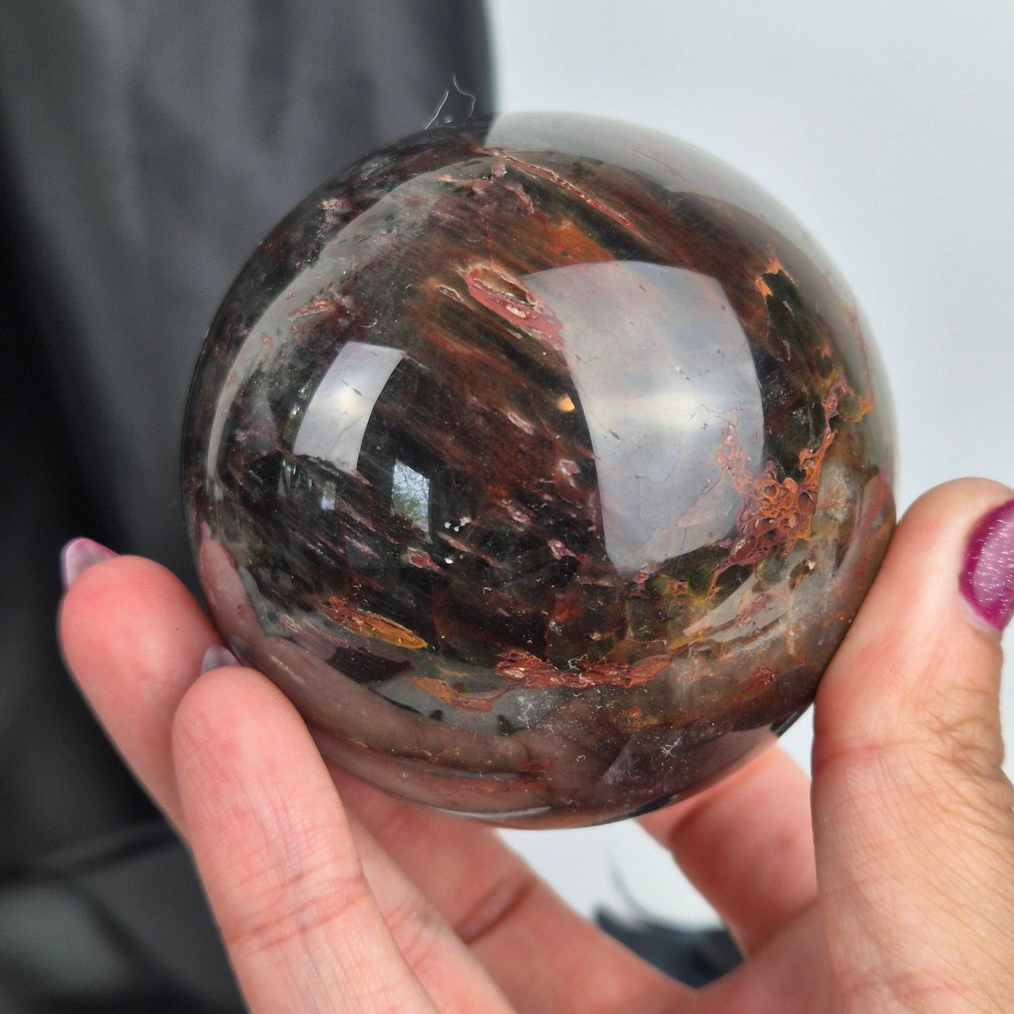 Dark lodolite sphere
