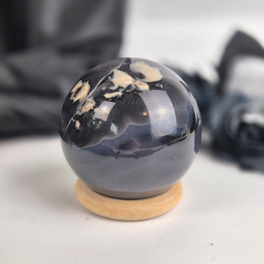Vulcanic agate sphere 2
