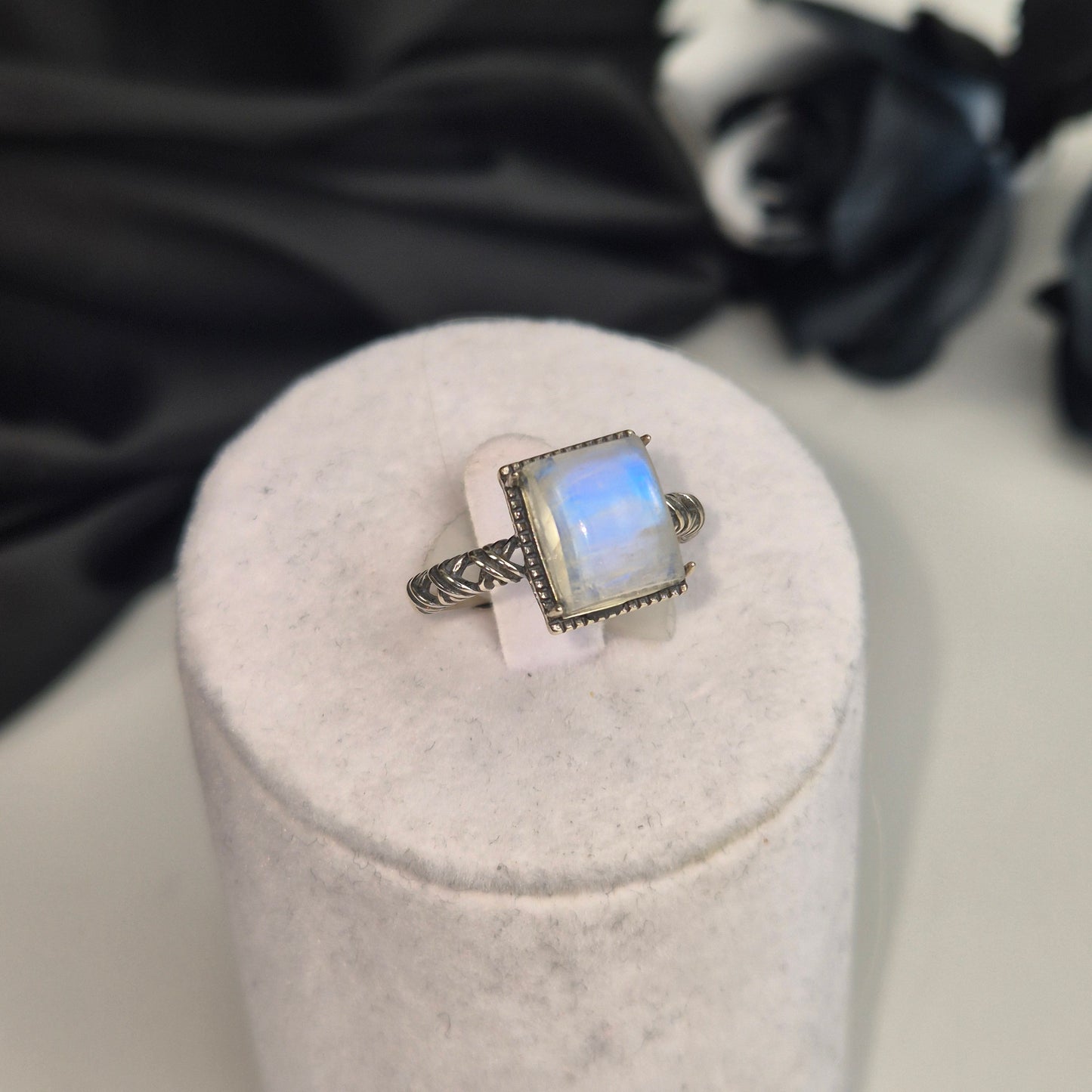 Moonstone ring rectangle 1