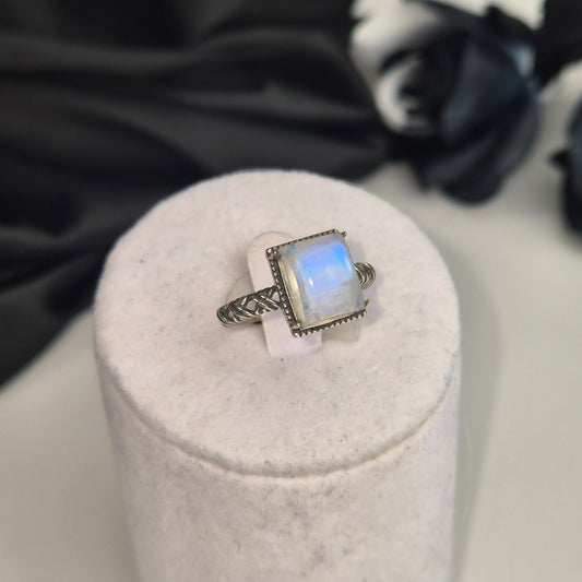 Moonstone ring rectangle 1
