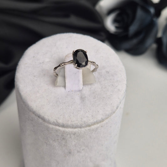 Black spinel oval ring 2