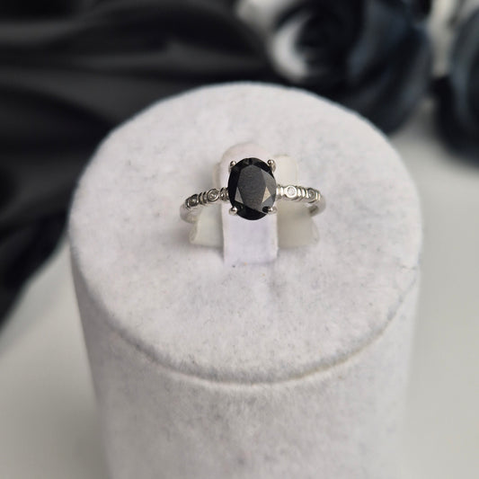 Black spinel oval ring 3