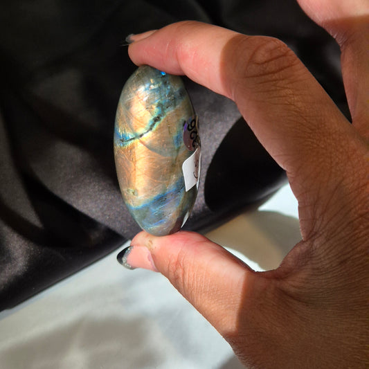 Labradorite shiva 326