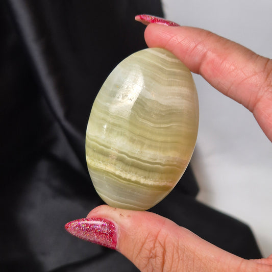 Green onyx palmstone 465