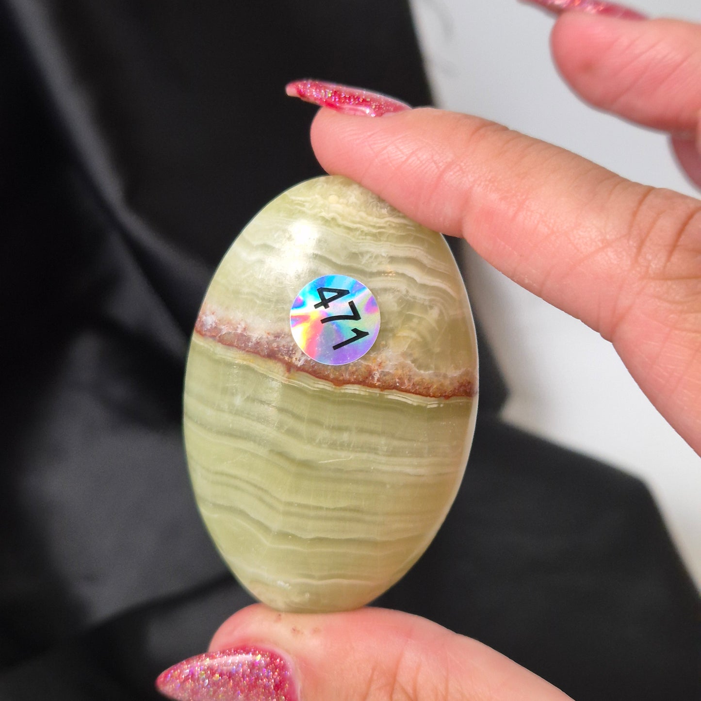 Green onyx palmstone 471