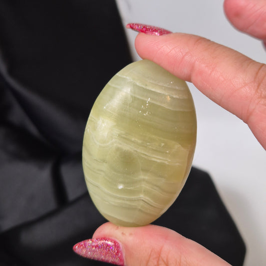 Green onyx palmstone 480