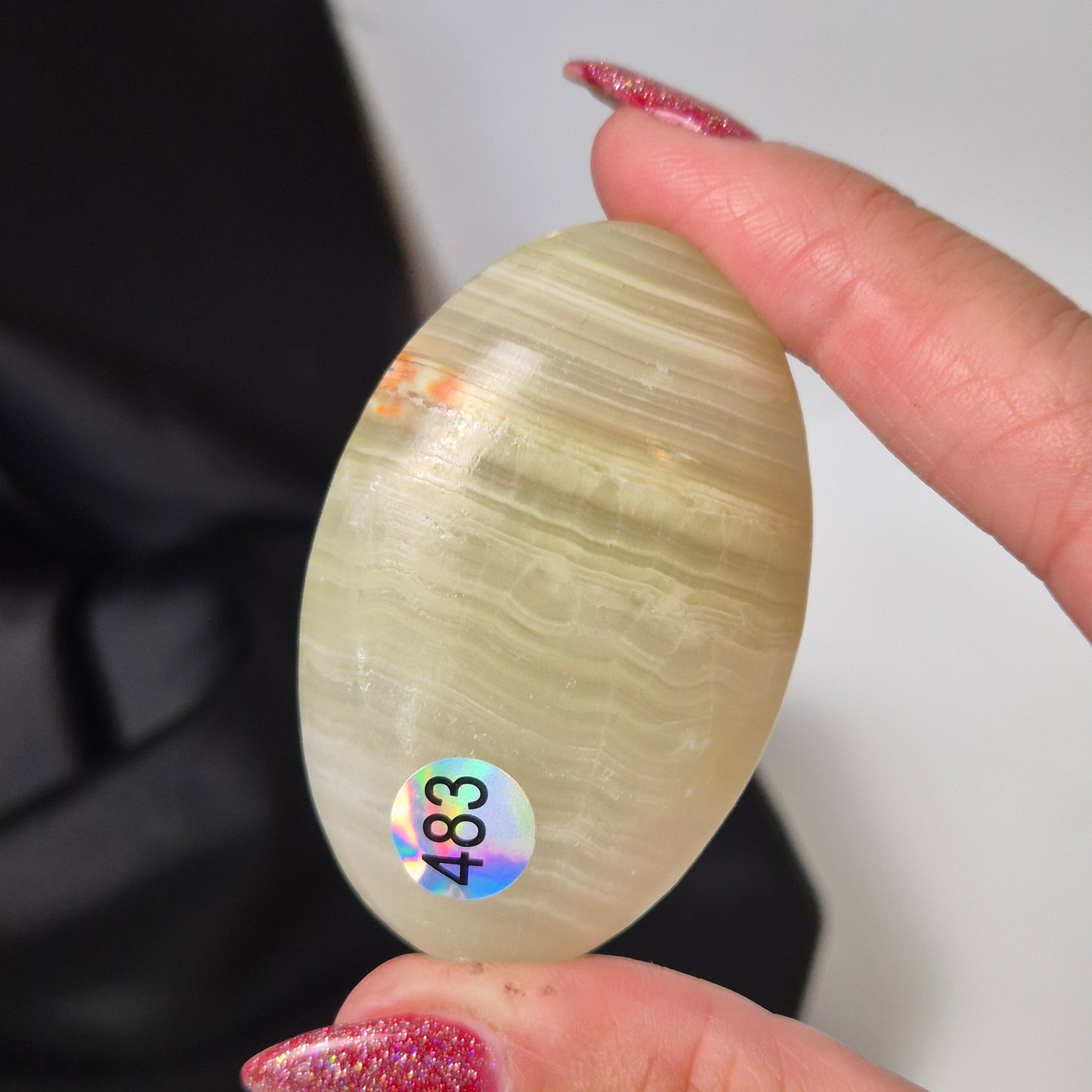 Green onyx palmstone 483