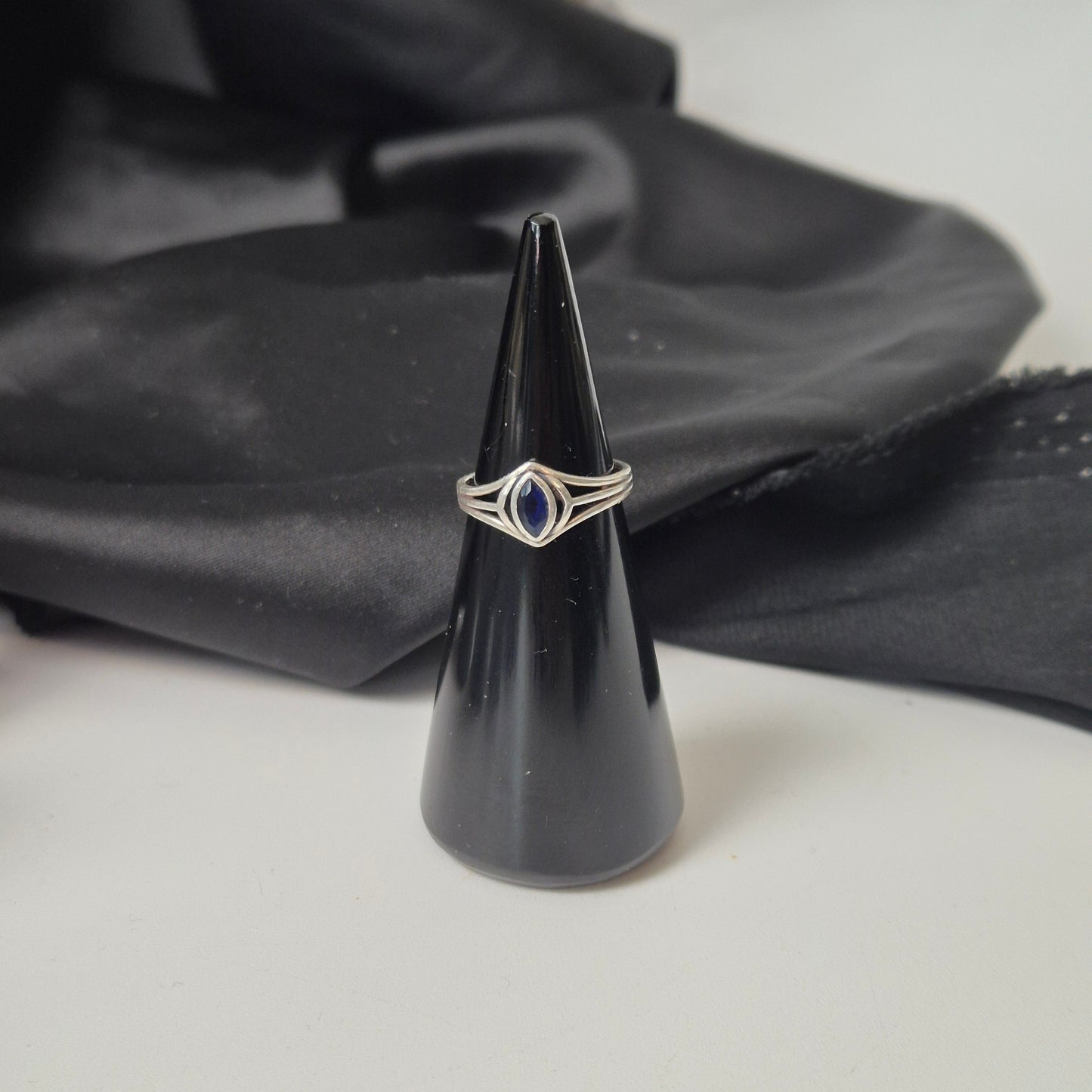 Black obsidian rinholder 31