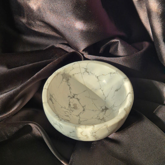 Howlite bowl 458