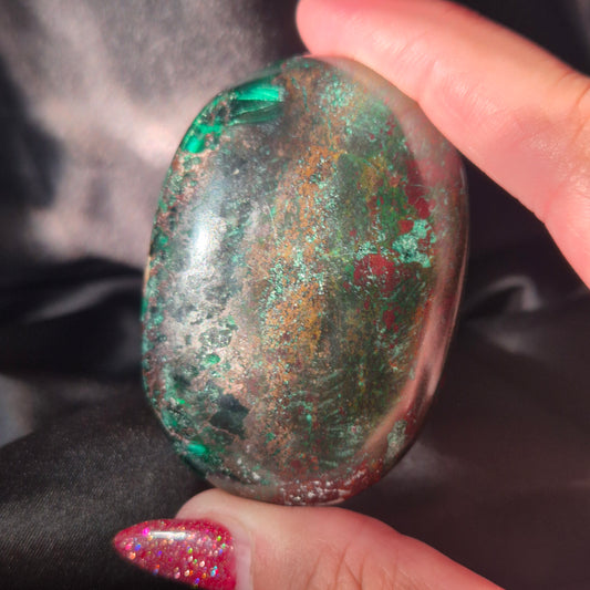 Australian malachite / chrysocolla palm 187