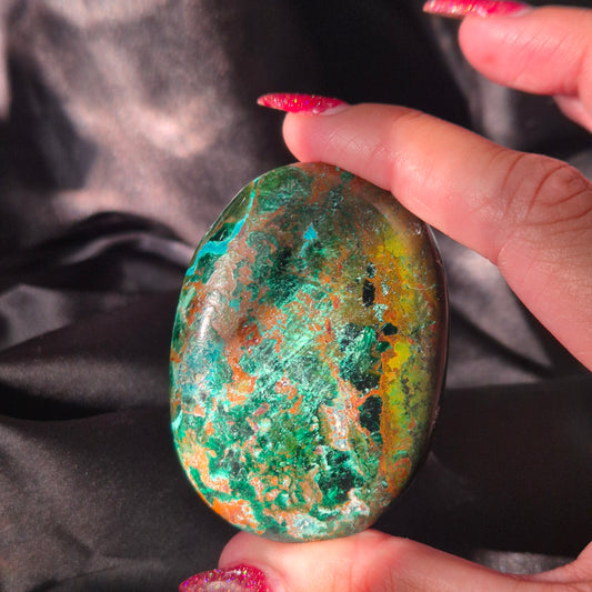 Australian malachite / chrysocolla palm 192