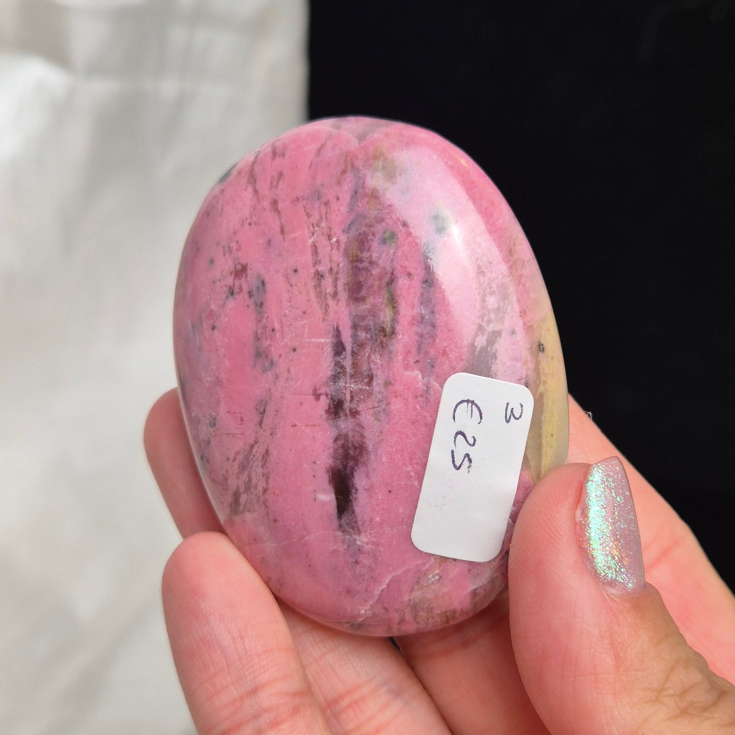 Bubblegum pink Rhodonite palmstone 3 (peru)