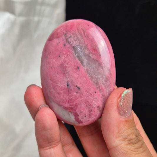Bubblegum pink rhodonite palmstone 11 (peru)