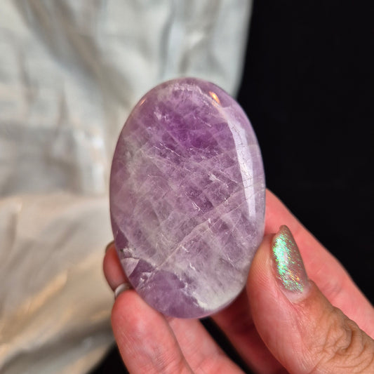 Kunzite palmstone 2