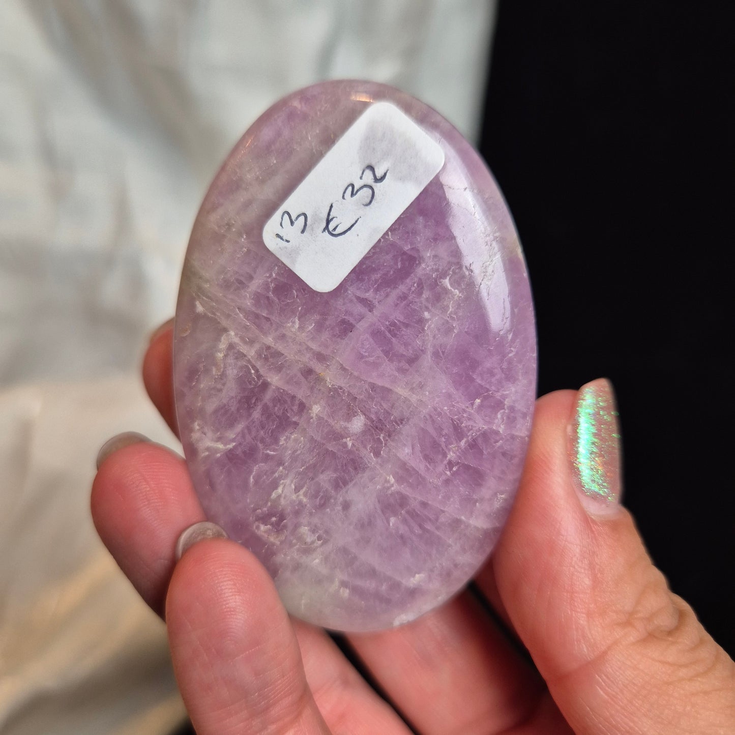Kunzite palmstone 13