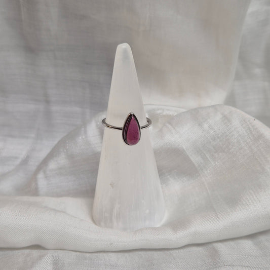 Rasberry garnet ring silver