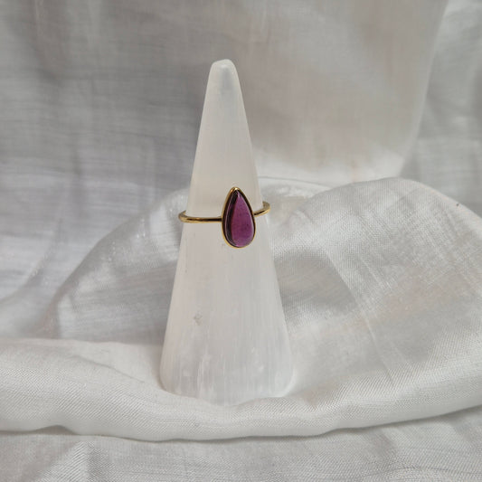Rasberry garnet ring goldplated