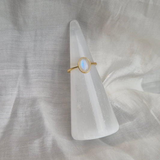 Rainbow moonstone ring gold 1