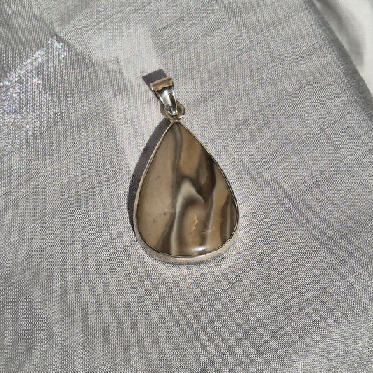 Polish flint necklace 8 (Poland)