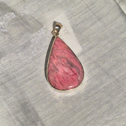 Bubblegum pink Rhodonite necklace 6 (Peru)
