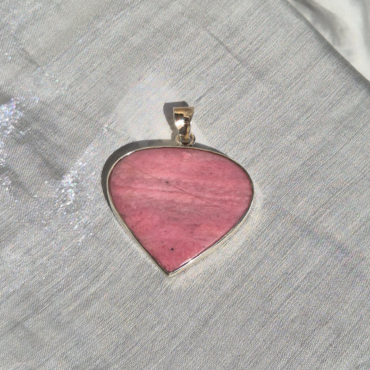 Bubblegum pink Rhodonite necklace 4 (Peru)