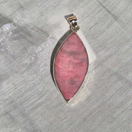 Bubblegum pink Rhodonite necklace 3 (Peru)