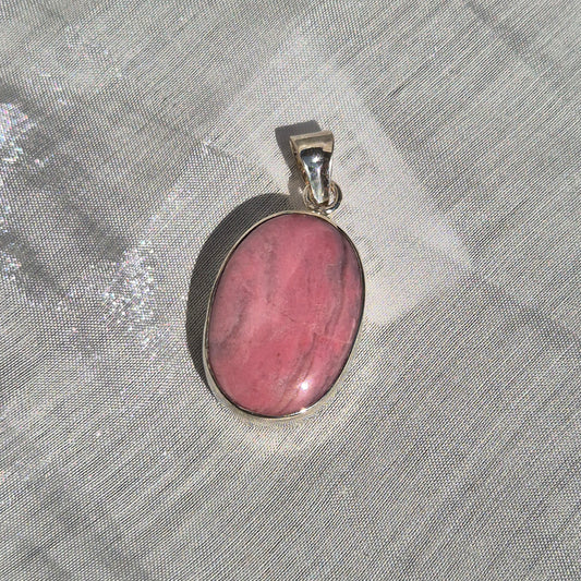 Bubblegum pink rhodonite necklace 1 (Peru)