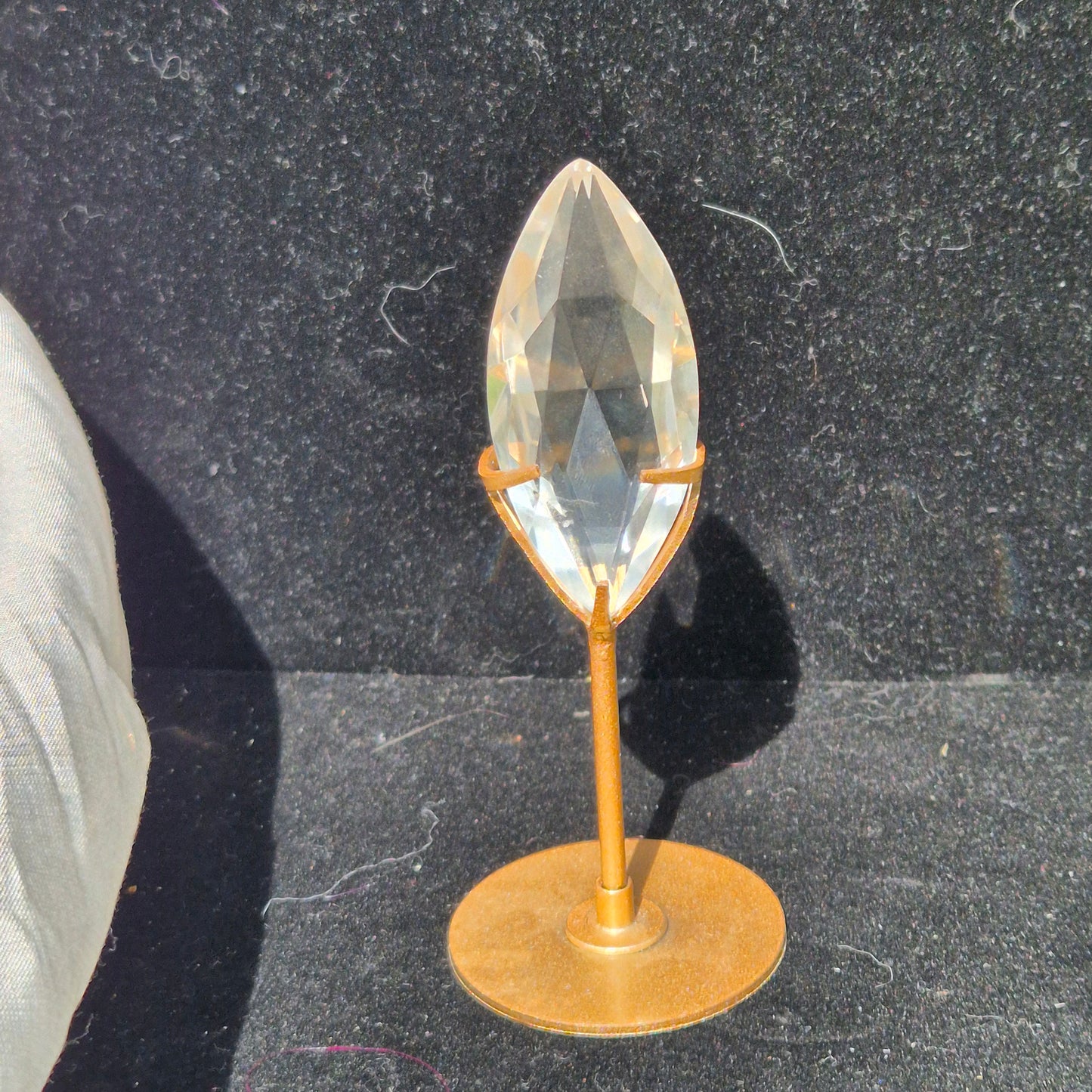 Clear quarts "eye"on stand