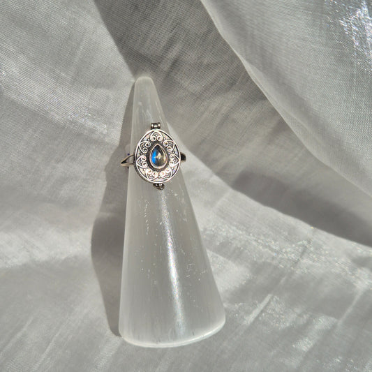 Poison ring moonstone
