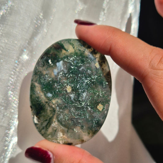 Moss agate flat palm 194