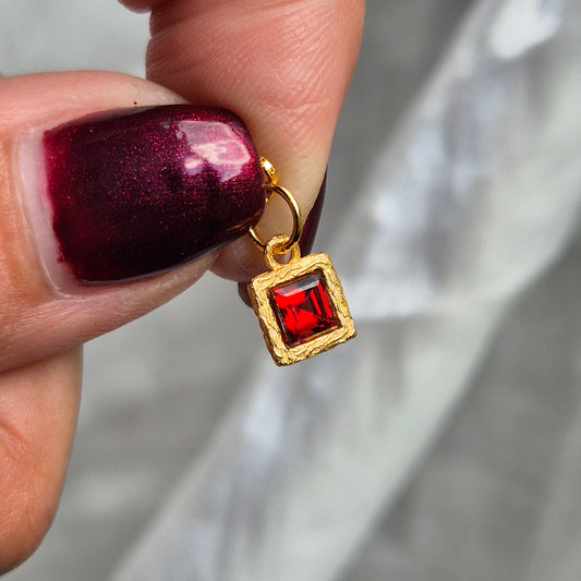 Garnet necklace gold