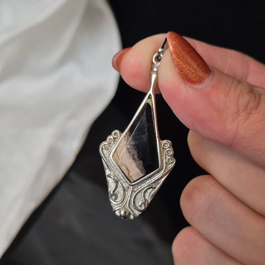 Palmroot pendant 1 (Indonesia)