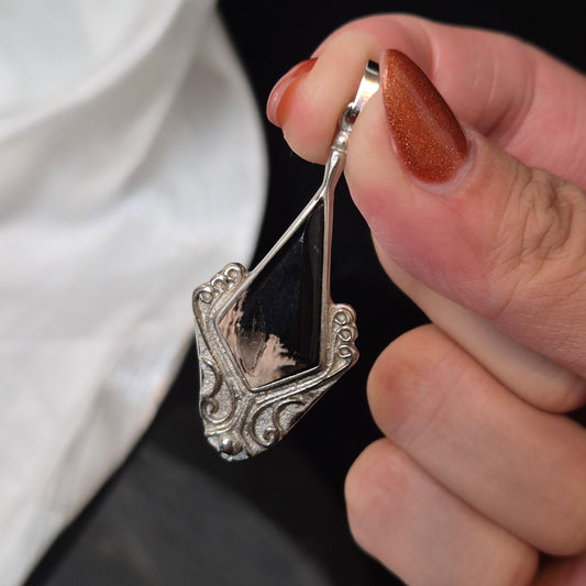 Palmroot pendant 2 (Indonesia)