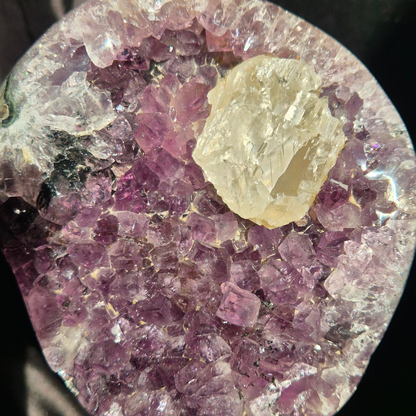 Amethist / calcite on stand 18