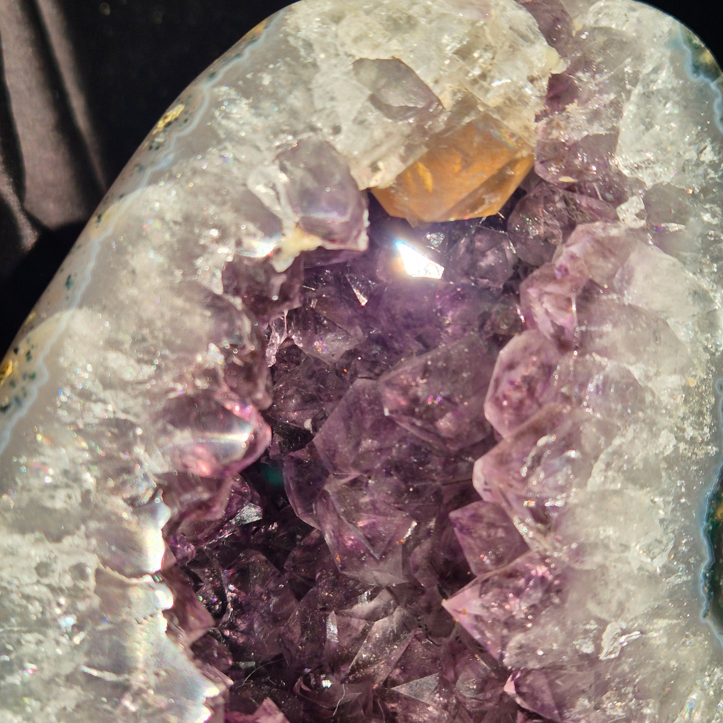 Amethist on stand 19