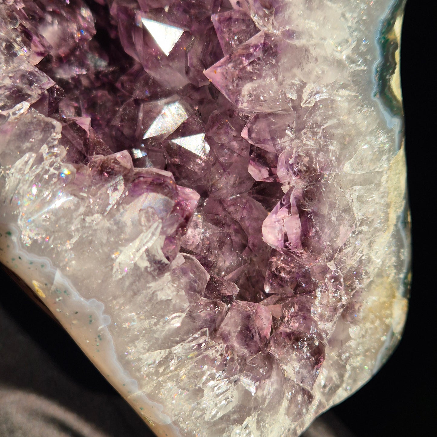 Amethist on stand 19