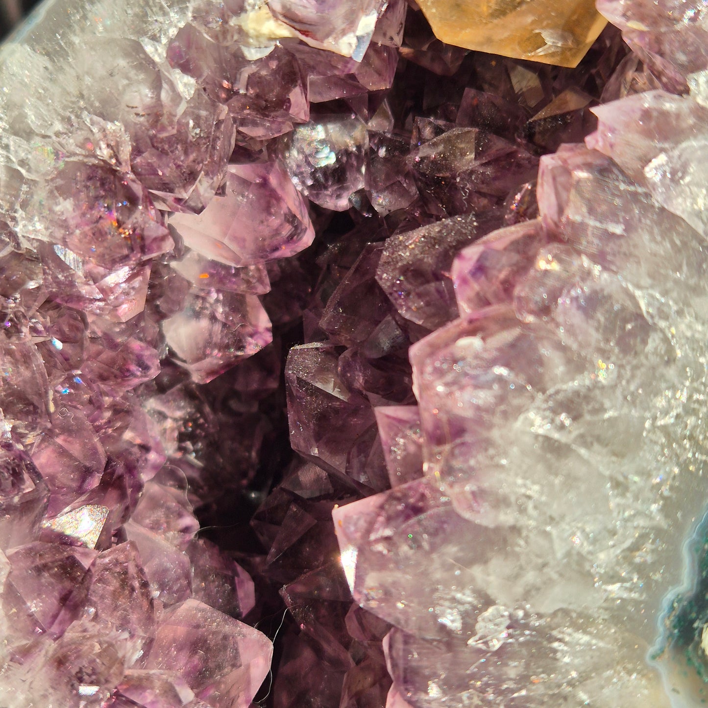 Amethist on stand 19